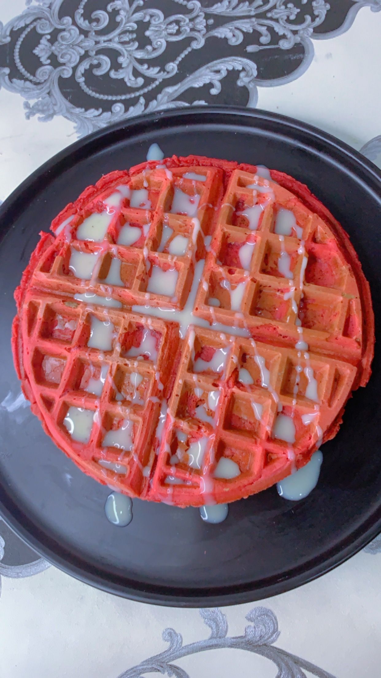 Red velvet waffle with condensed milk _0