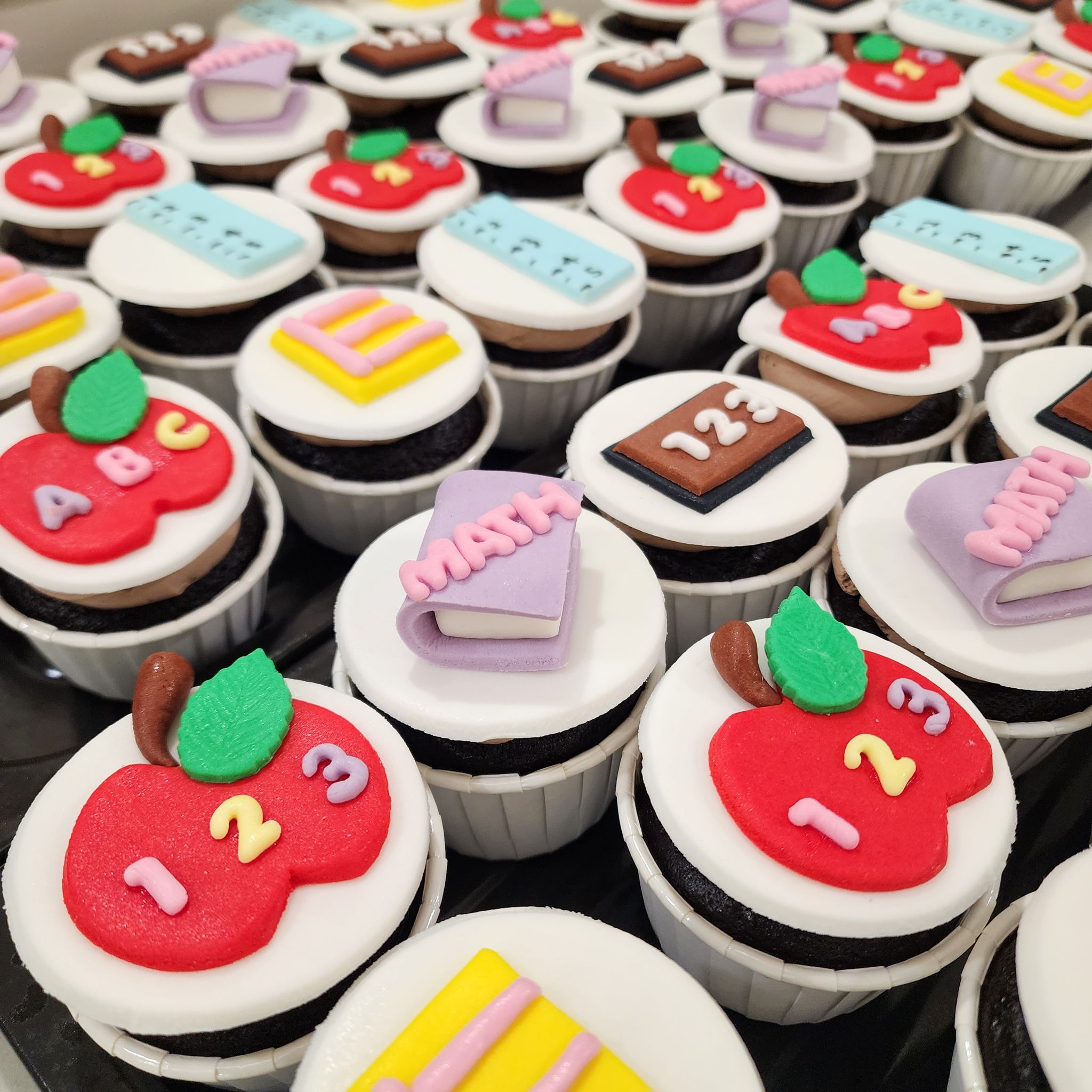 Teacher's Day Cupcakes_0