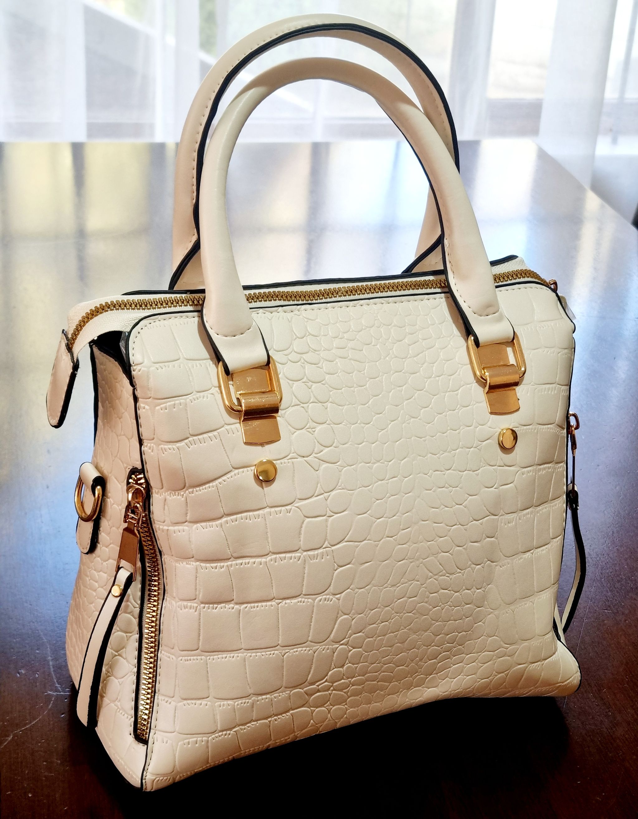 Elegant cream handbag _1