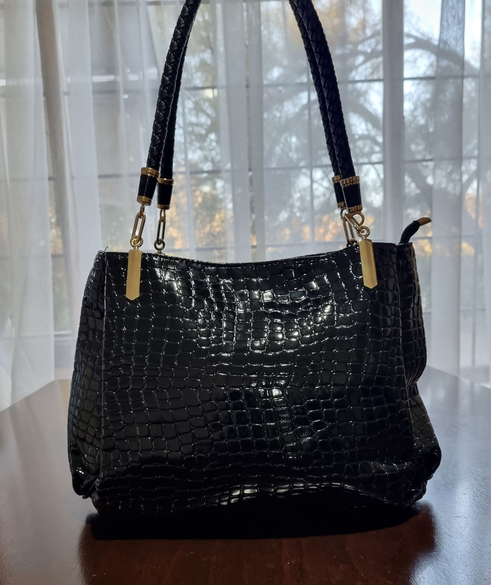 Black handbag_1