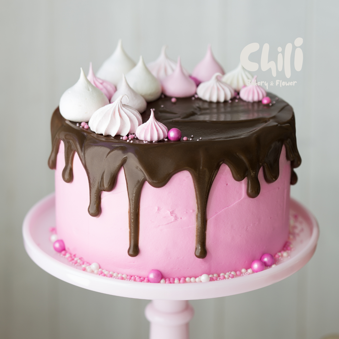 Chocolate Dripping Cake_0