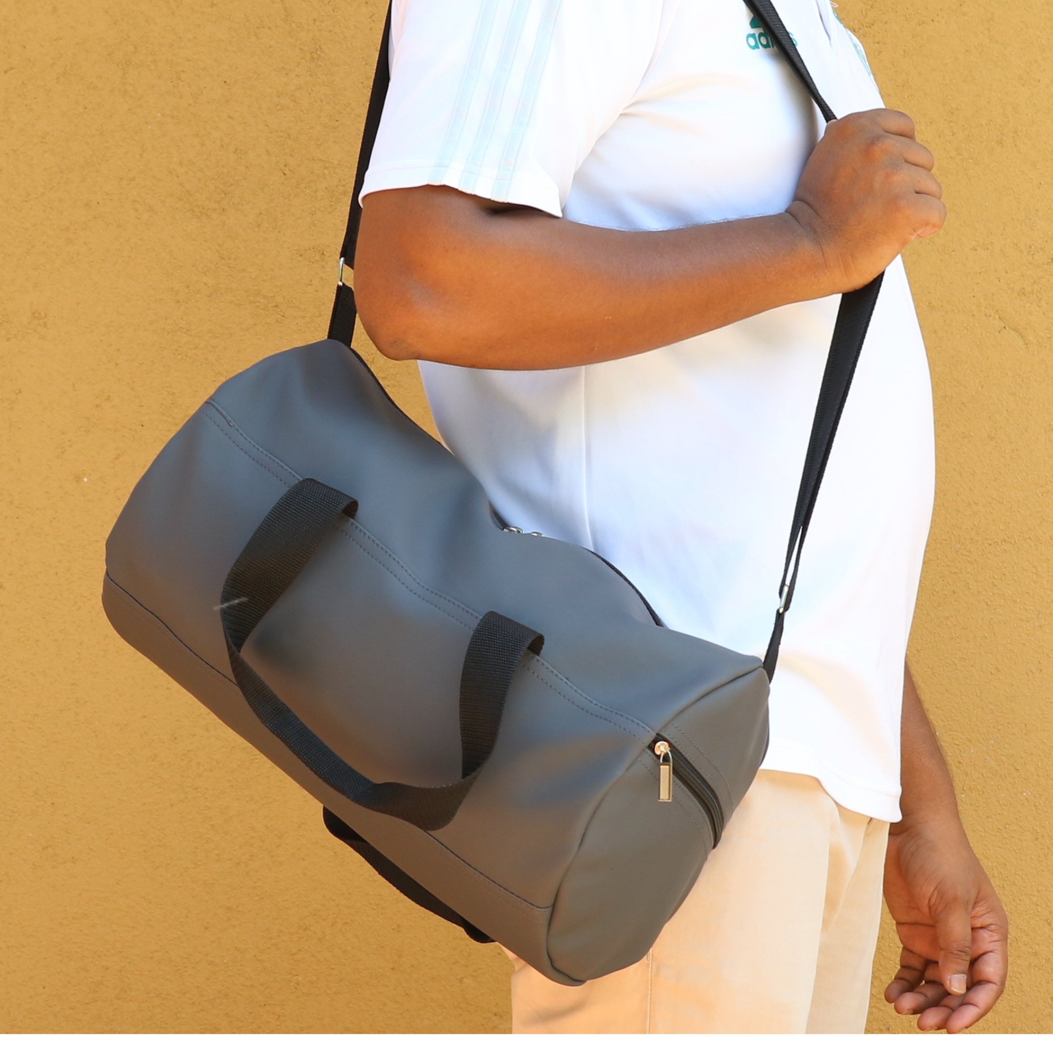 CBG04 – Synthetic Leather Small Duffle Bag_2