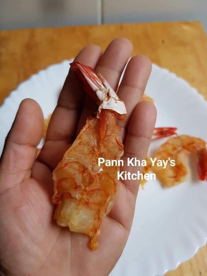 ပန်းခရေ Kitchen_ပုစွန်ဒုံးမီးကင်_4