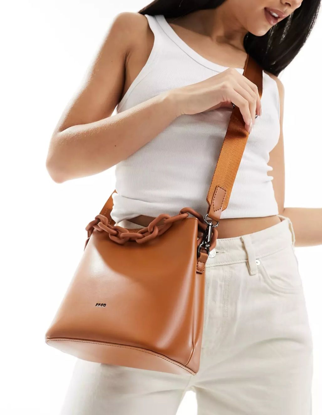 PASQ bucket bag with chain top handle and detachable crossbody strap in tan_0