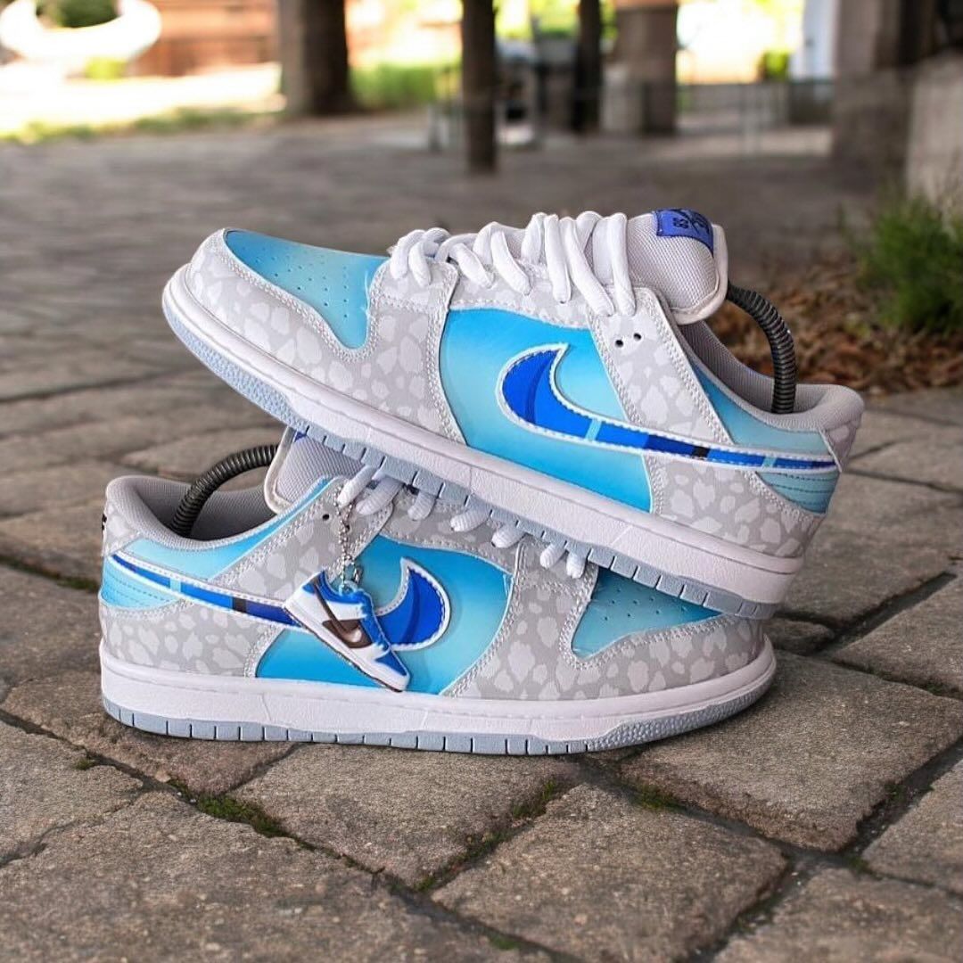 Nike Dunk Low “Hyper Royal Blue”_0