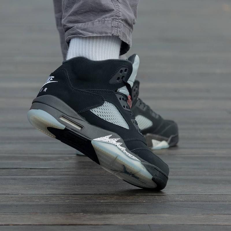 Air Jordan 5 Retro "Metallic Silver"_2