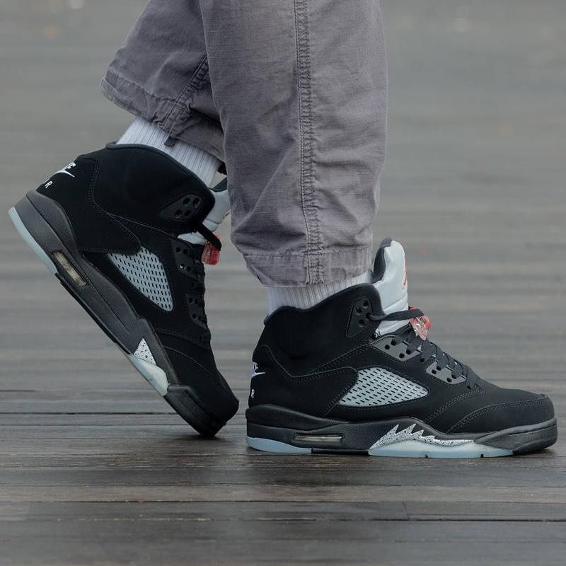 Air Jordan 5 Retro "Metallic Silver"_3