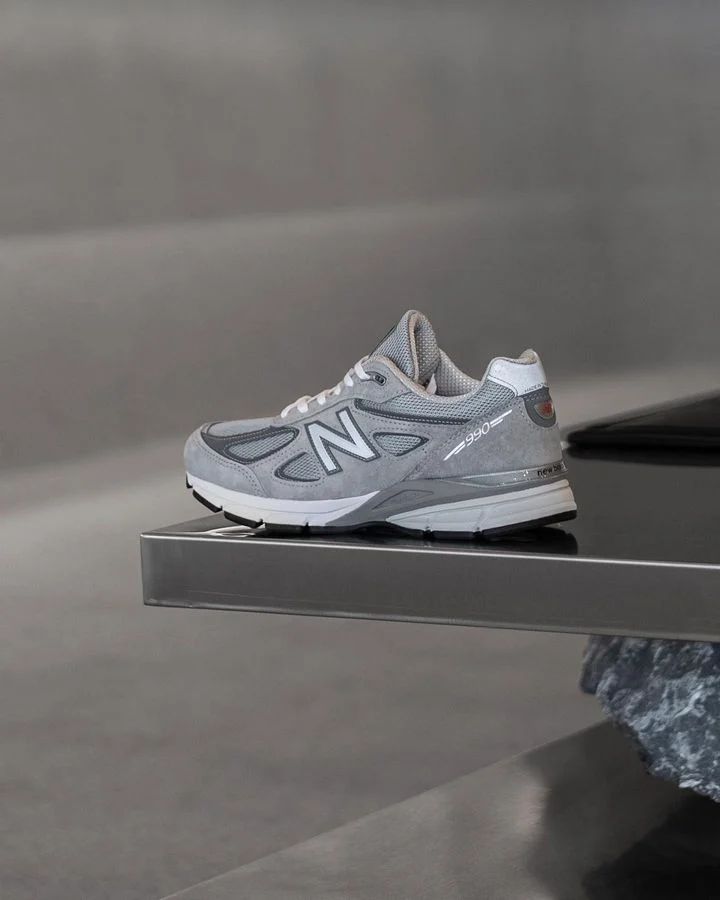 New Balance 990v4 "Grey"_1