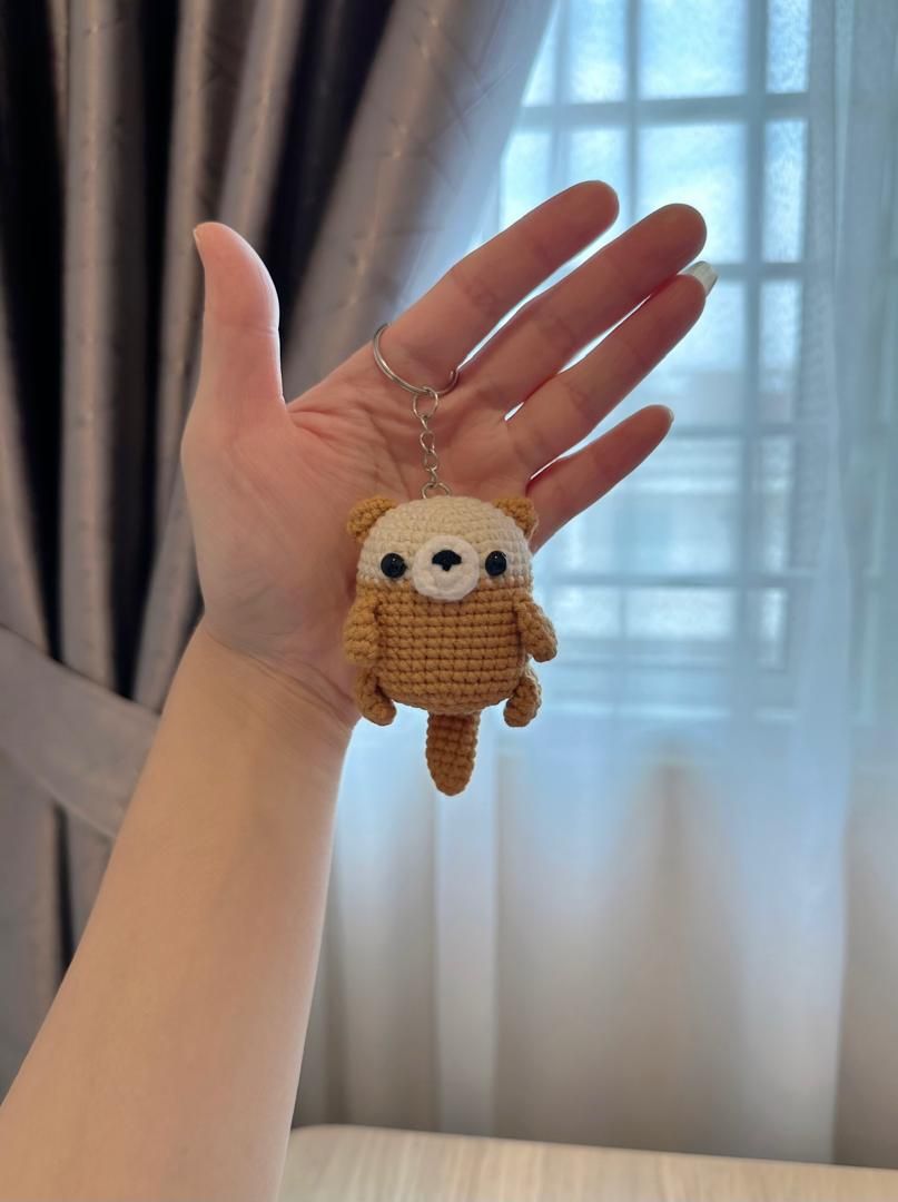 Crochet Otter Keychain_1