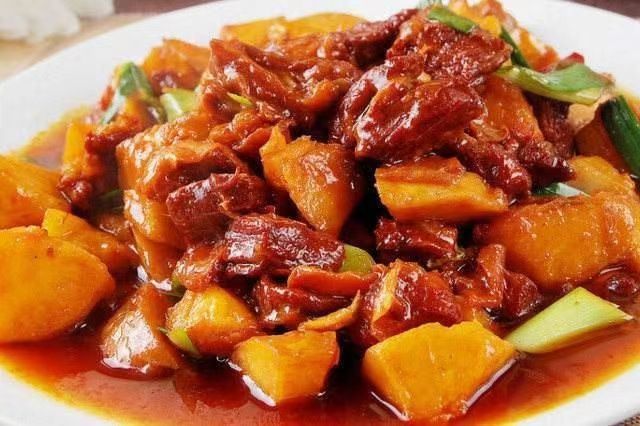牛腩烧土豆 Stir Fry Beef With Potato_0
