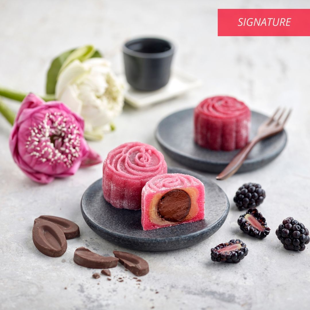 Blackberry Bergamot Dark Chocolate Truffle Snowskin Mooncake 黑莓佛手柑巧克力冰皮月饼_0