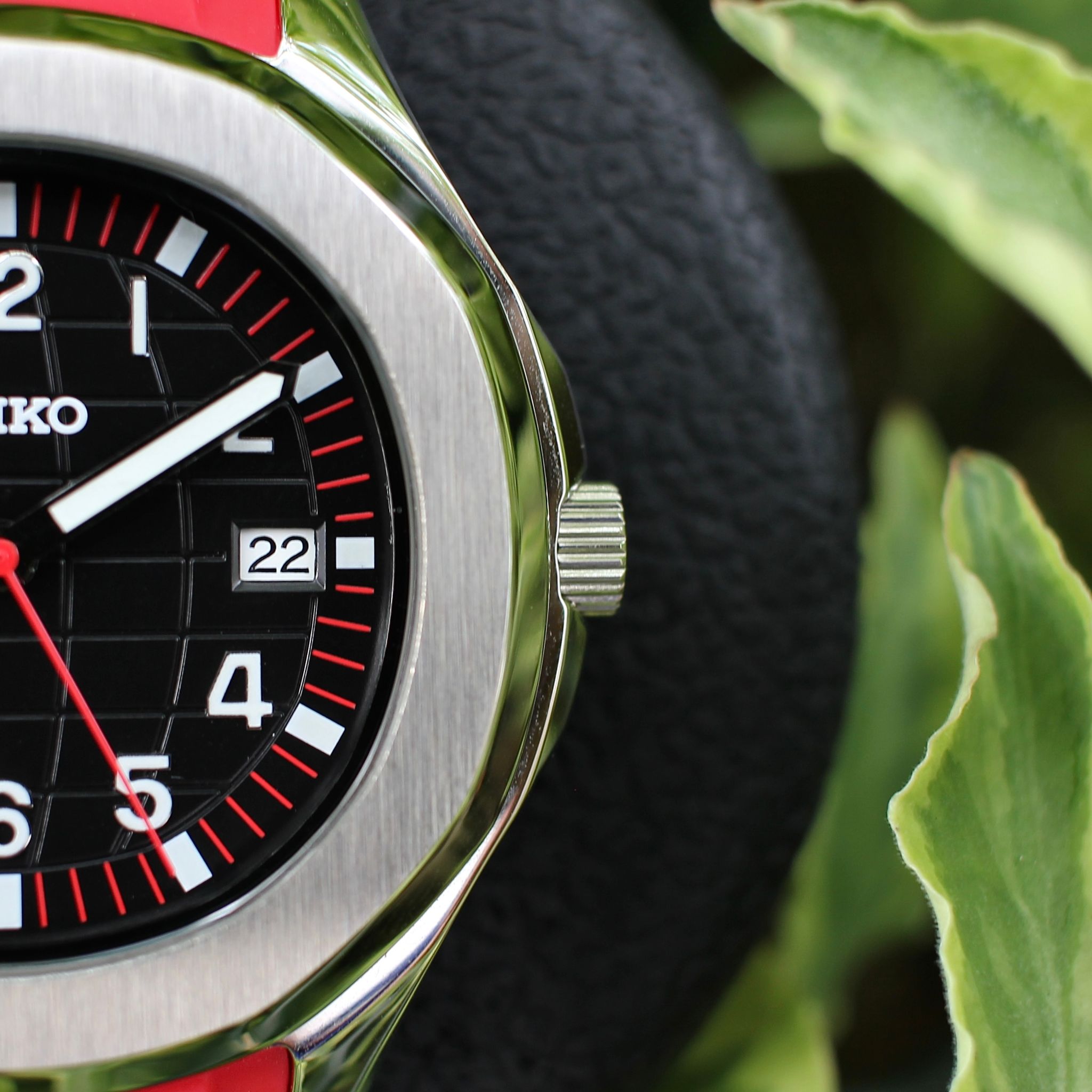 Singapore Red Aquanaut (44MM)_1