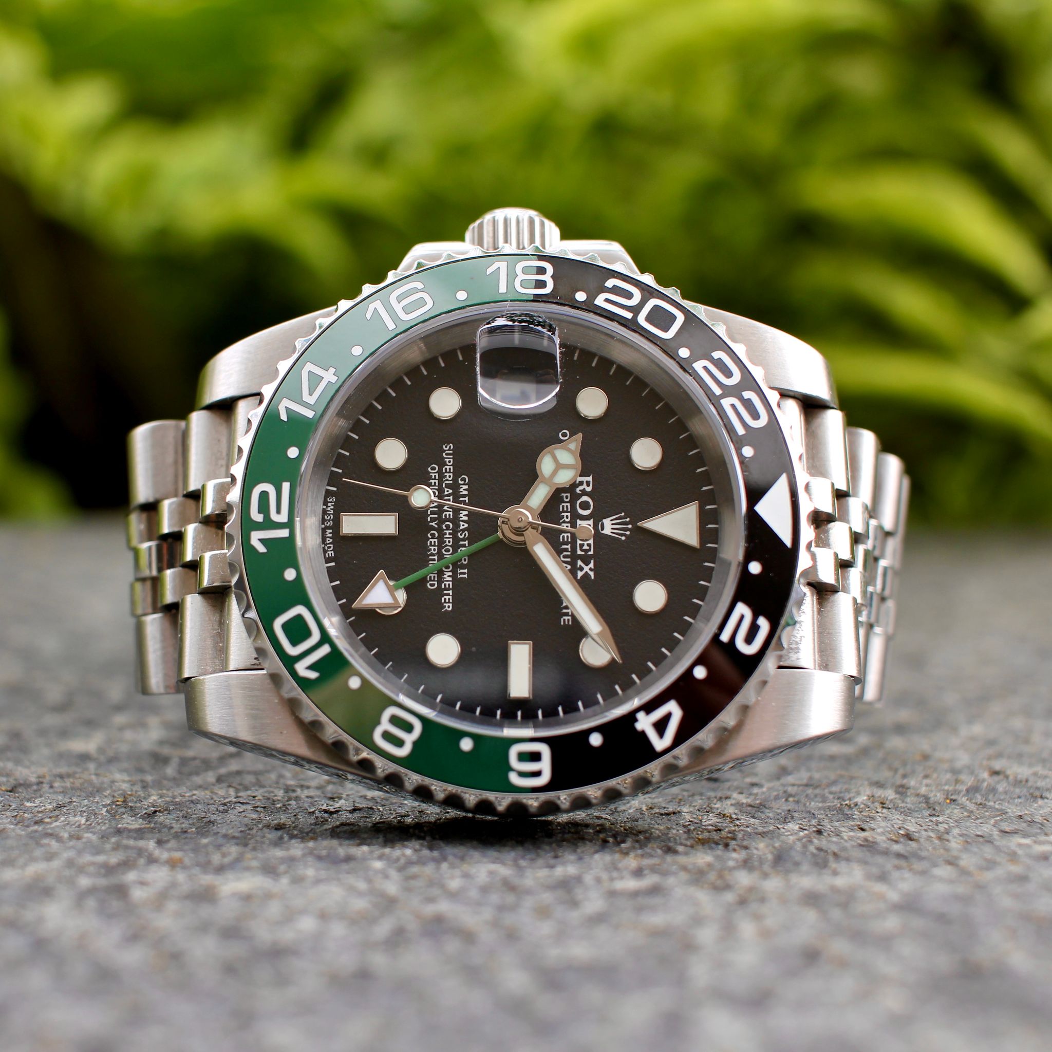 ‘R’ logo Sprite 4-Hand GMT _2