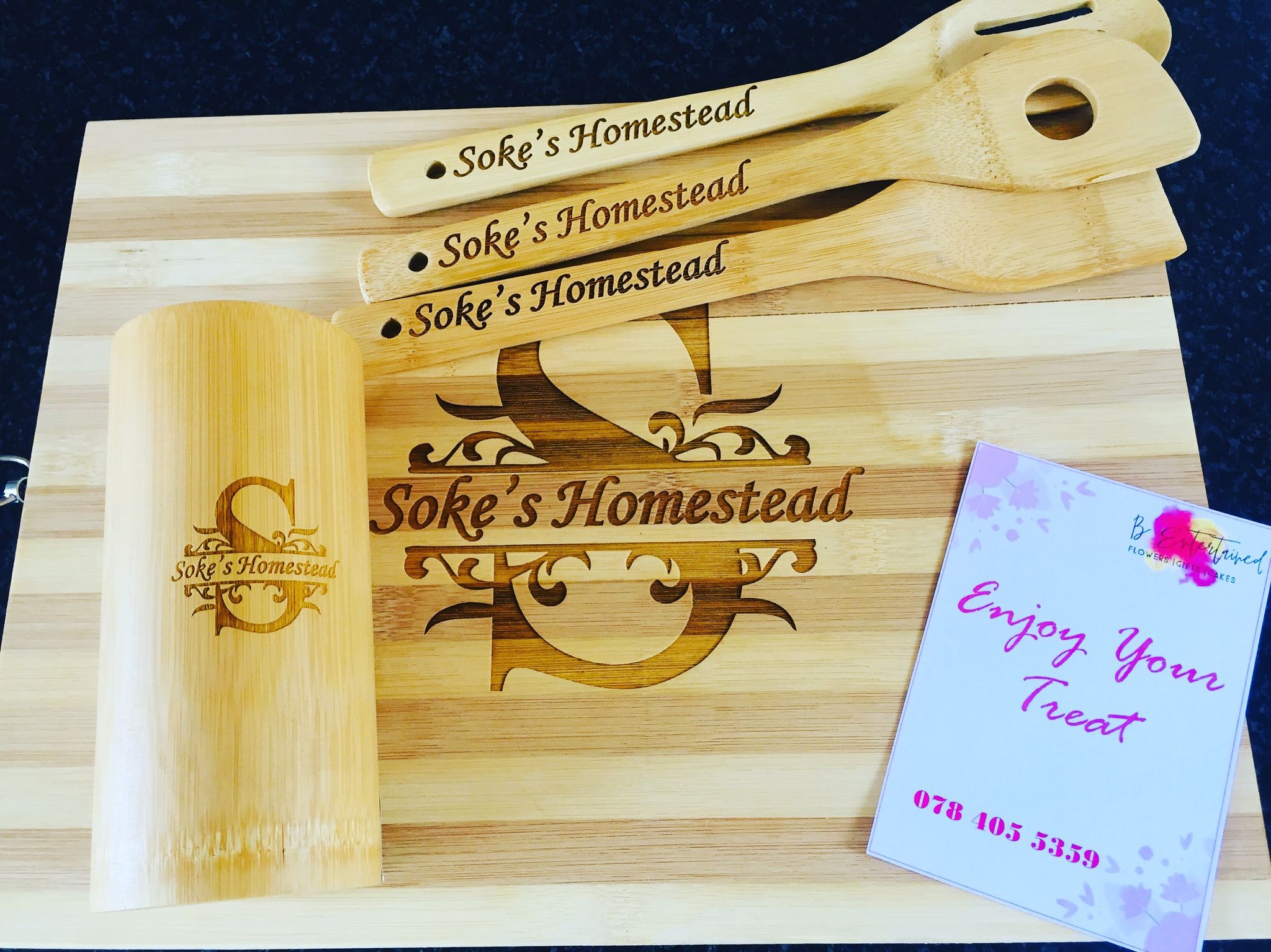 Personalized Chopping Board with Spoons_0