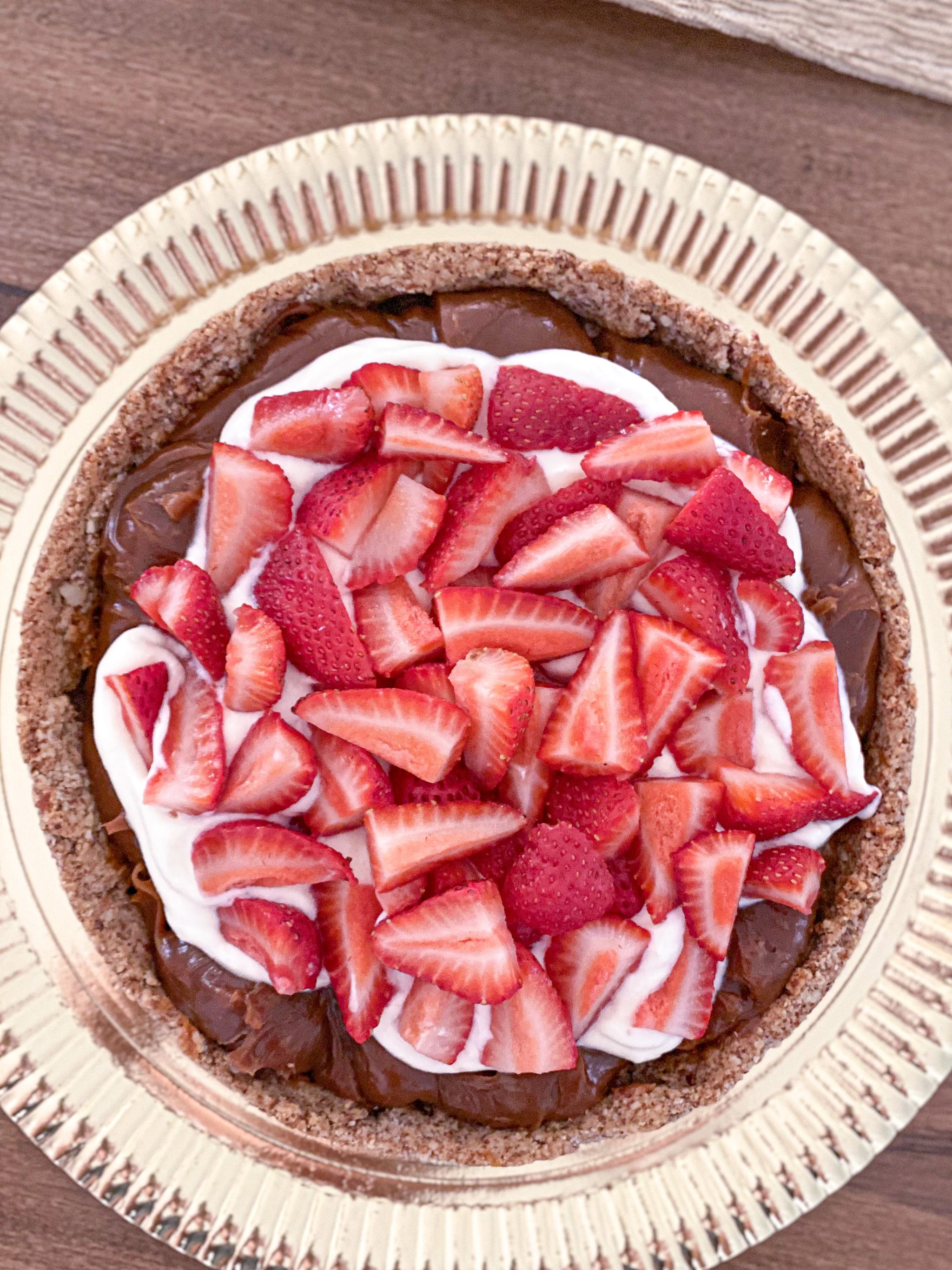 Tarta de frutillas/frutos rojos con base de almendras 26 cm_0