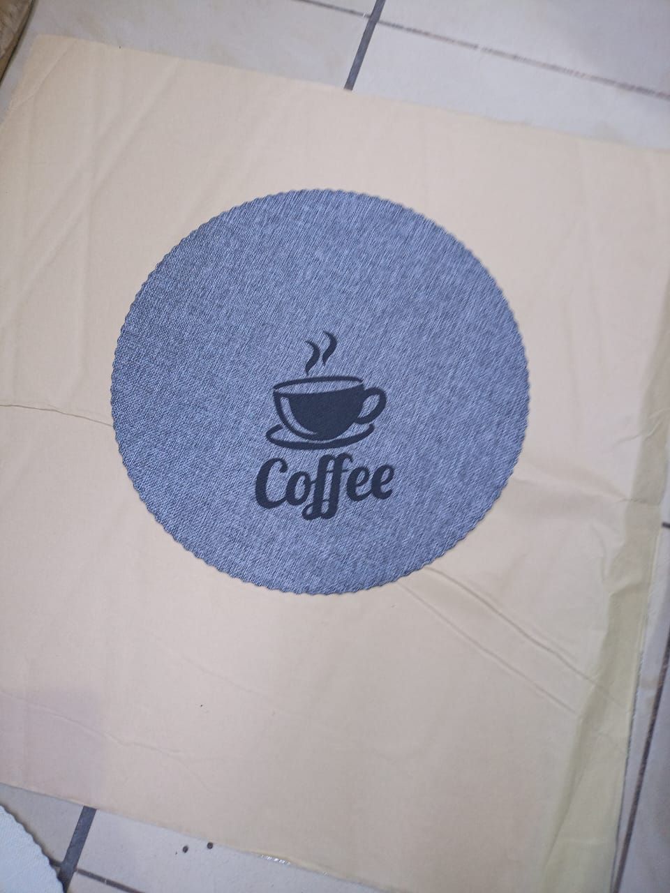 Round table mats _0