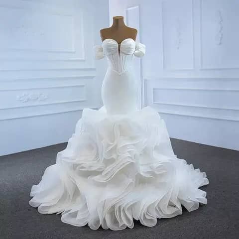 ROBE DE MARIAGE EN QUEUE DE POISSON_0