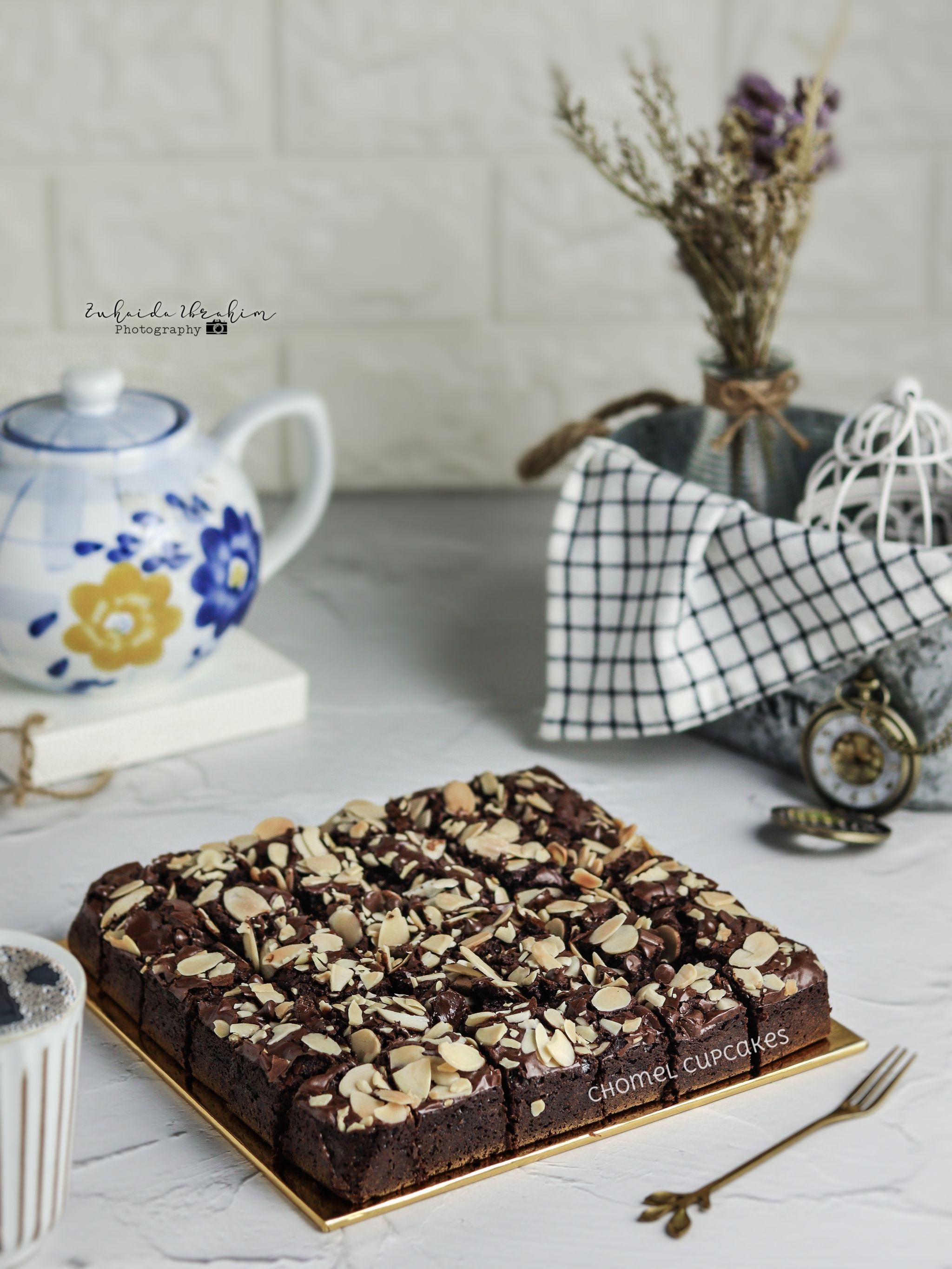 Fudgy Brownies with Full Almond Flakes & Choc Chips _2