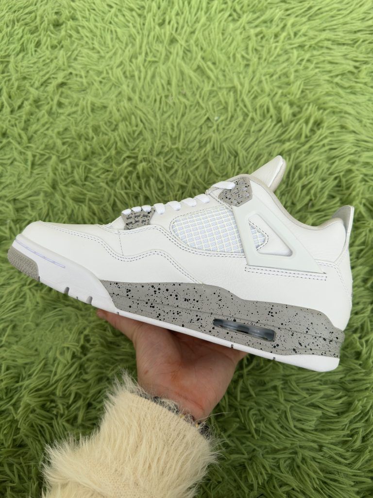 Air Jordan 4 Retro ‘White Oreo’_4