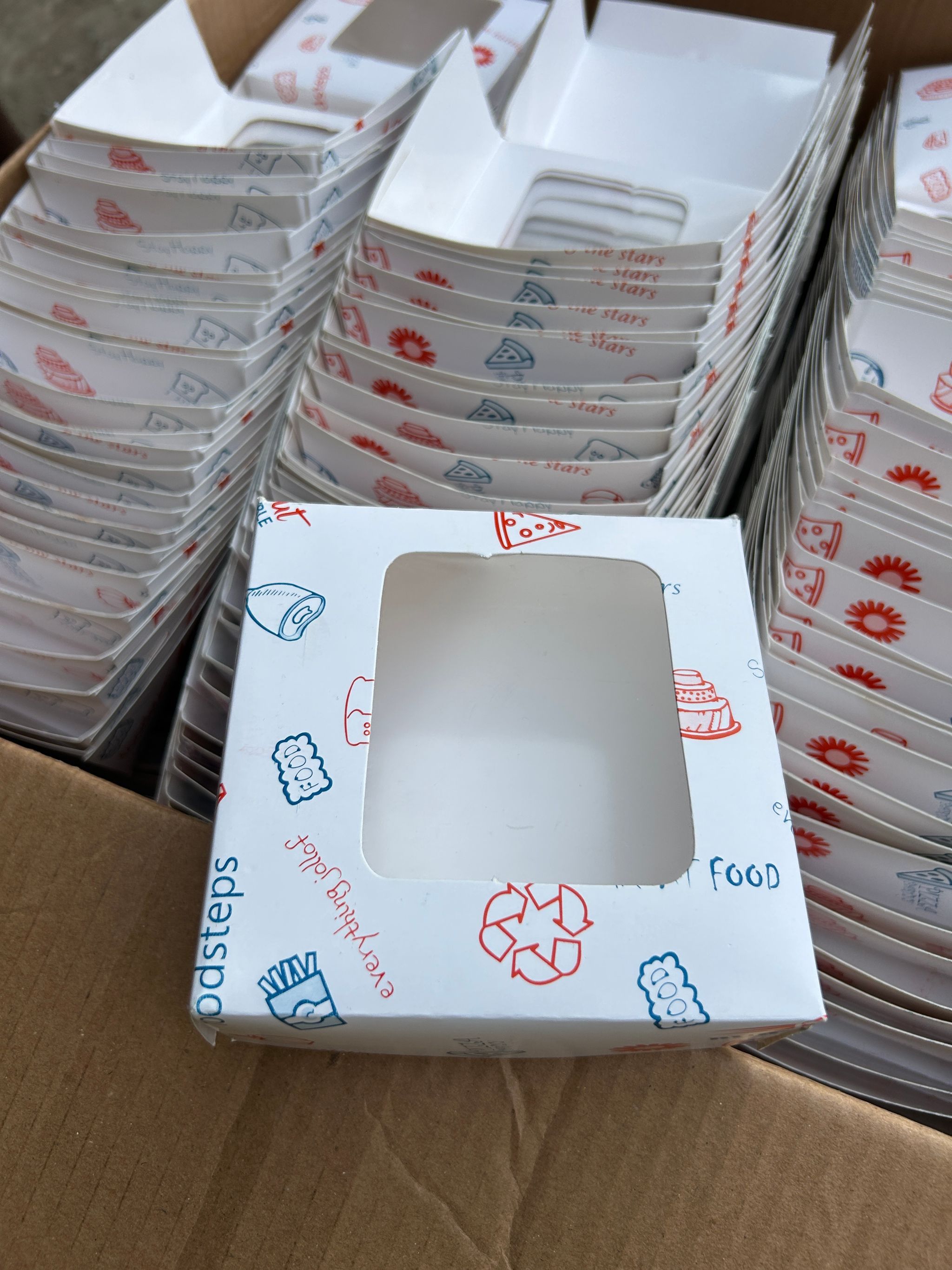 ER “FOODSTEPS” TAKEOUT BOXES - 5” x 5” x 2”_1