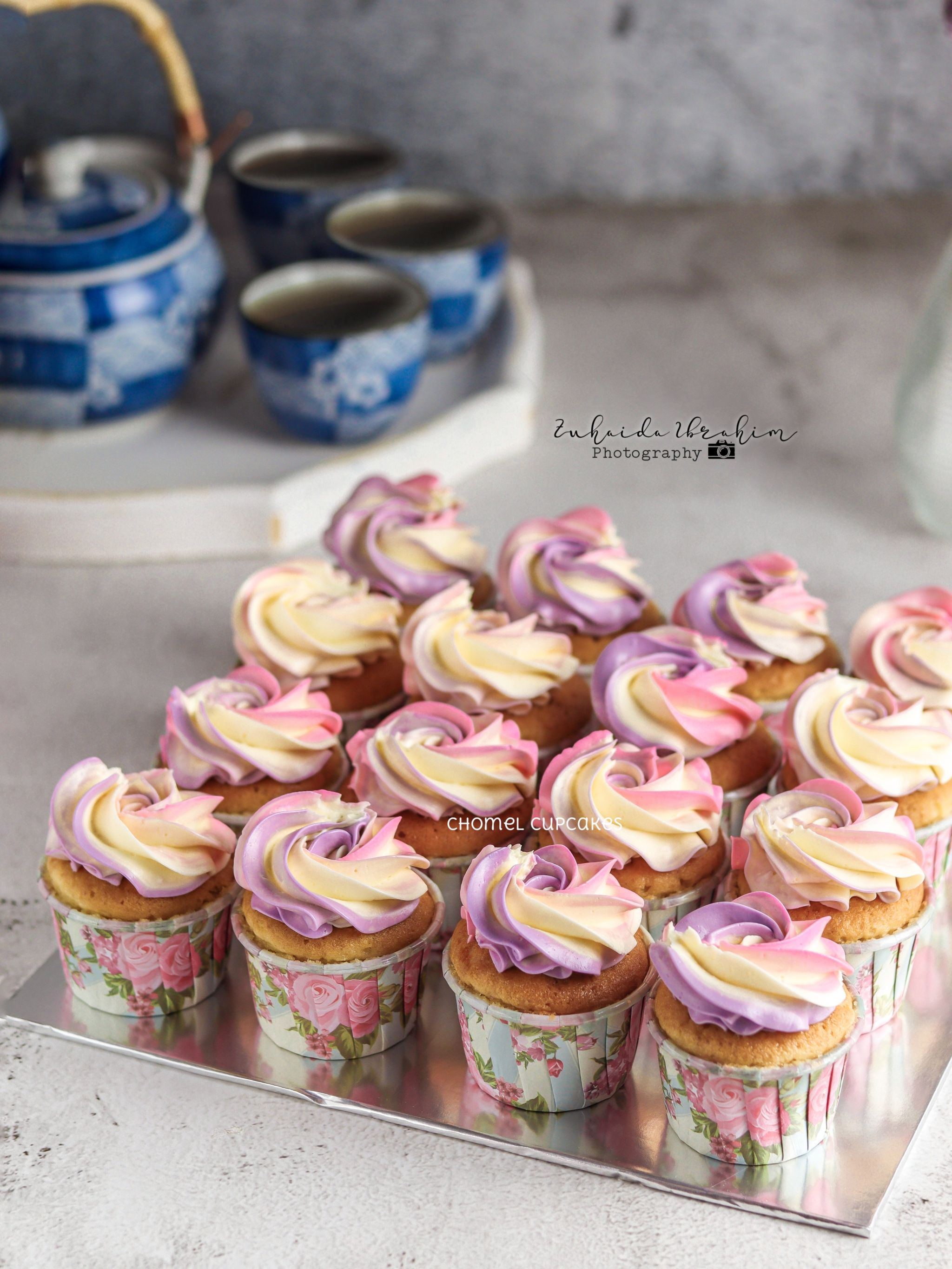 Vanilla Butter Cupcakes with Swiss Meringue Buttercream_2