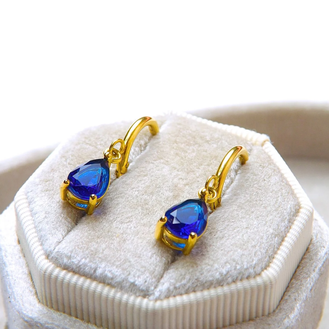 CRYSTAL TEAR HUGGIE (NAVY) 18k gold plated earrings _1