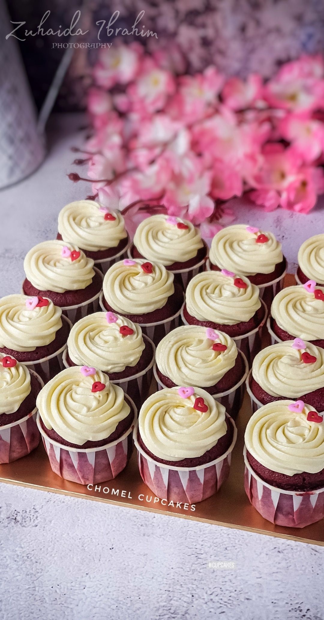 Red Velvet Cupcakes with Cream Cheese Frosting _1