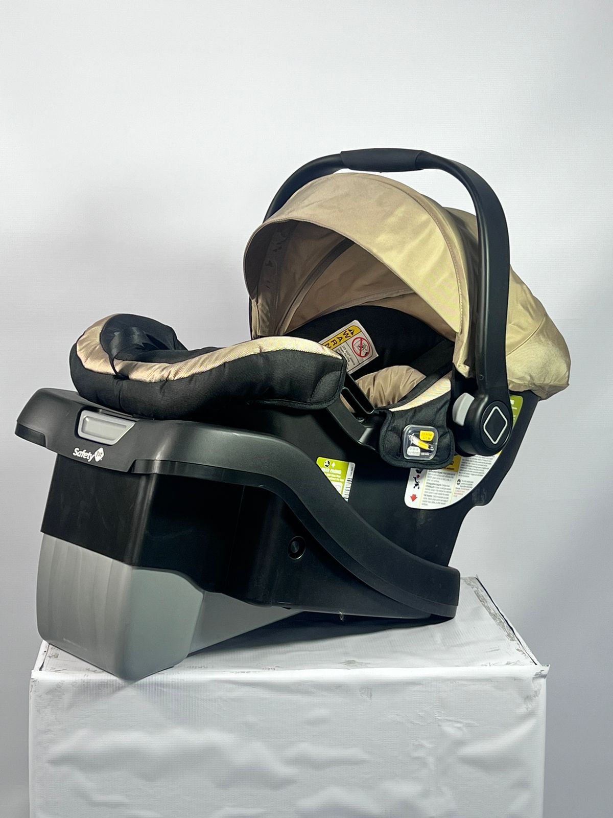 Safety 1st Car seat + Base _1