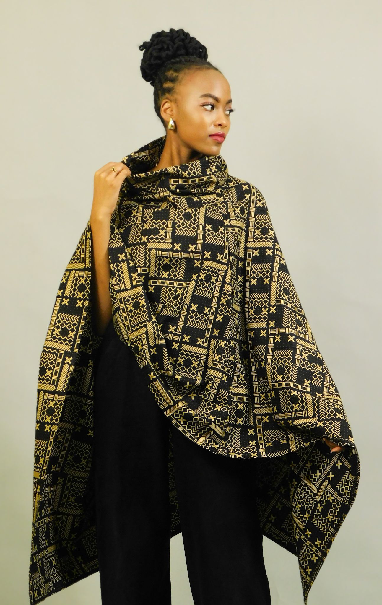 Ascili B-chic ankara cape - Black/Gold_0