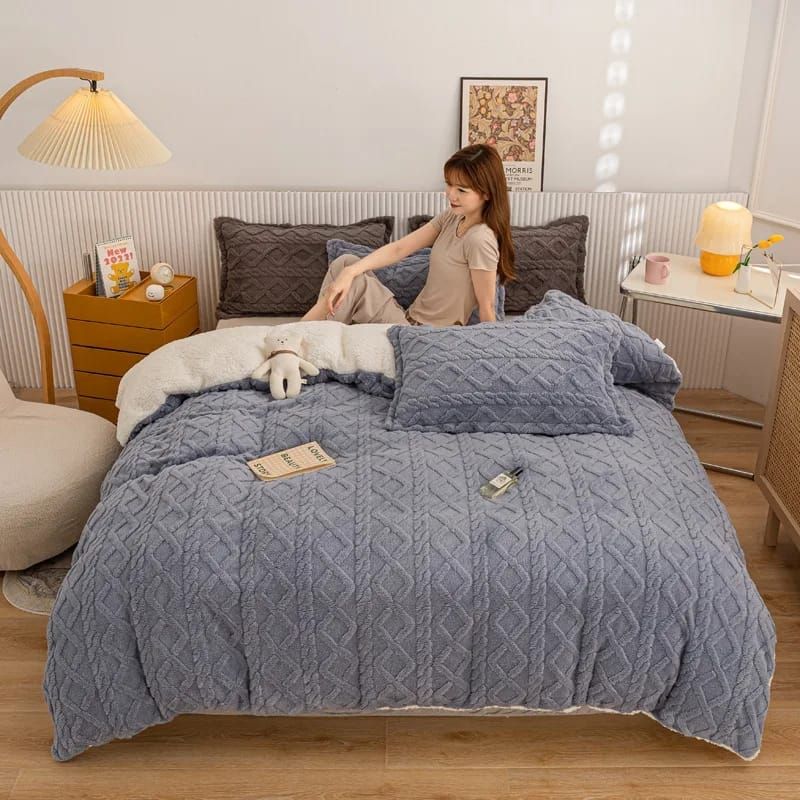 King Size Warm Winter Quilt Set_0