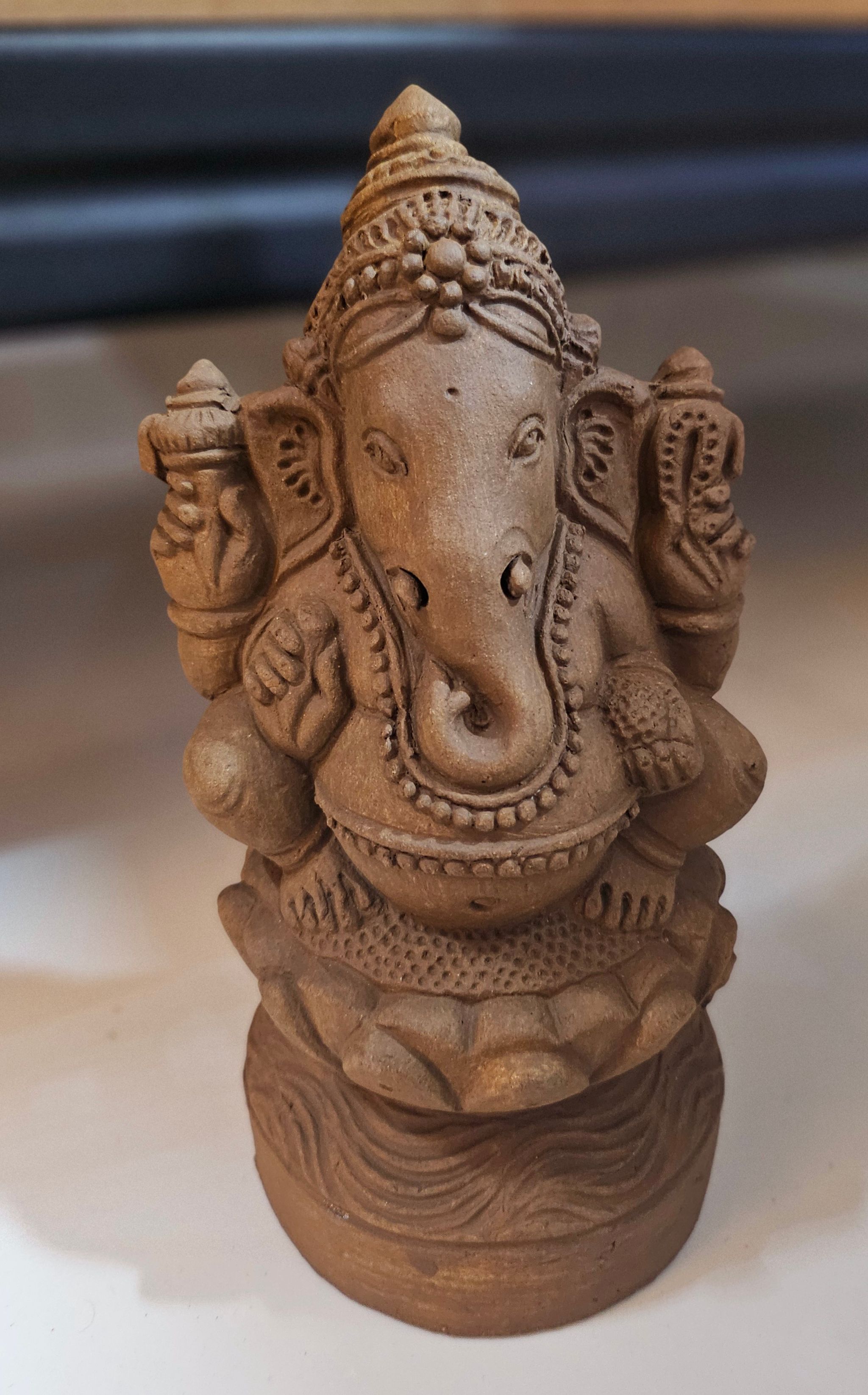 8 inches - Ganesha/Vinayagar sitting on lotus peetam (Right Trunk Only)_0