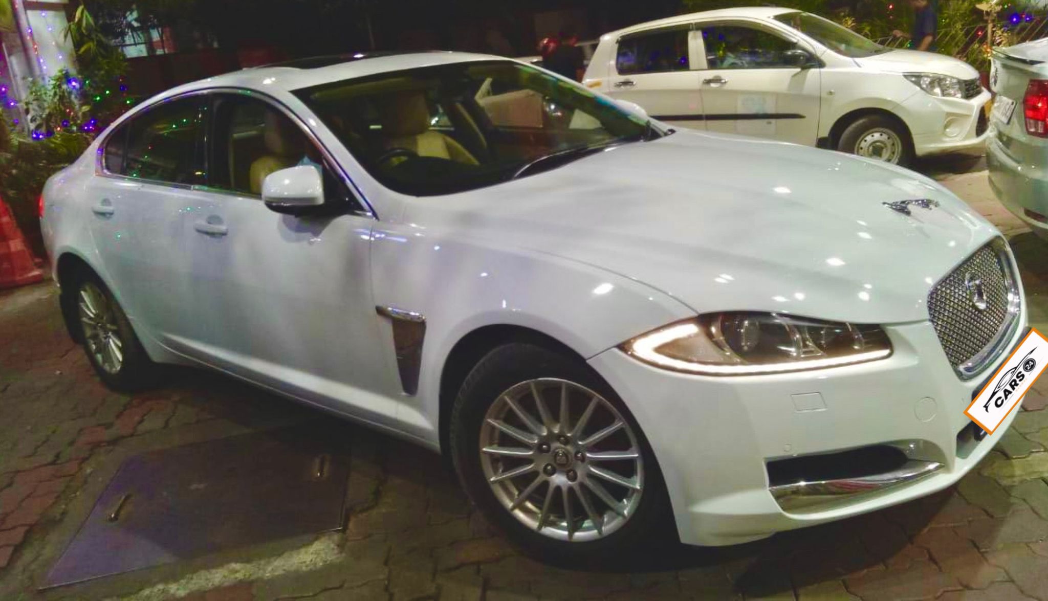 Jaguar XF Luxury Class_0