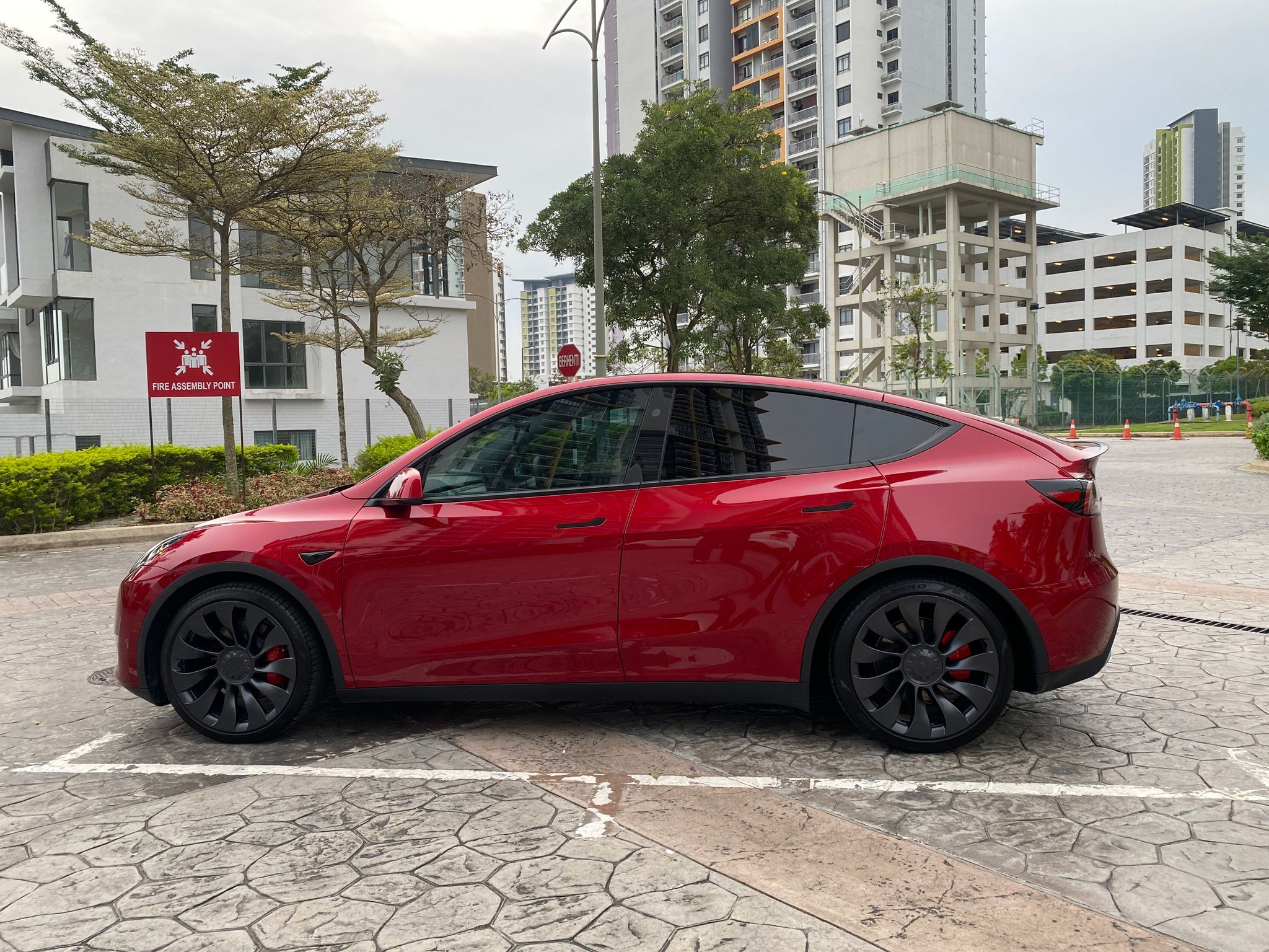 TESLA MODEL Y PERFORMANCE_7