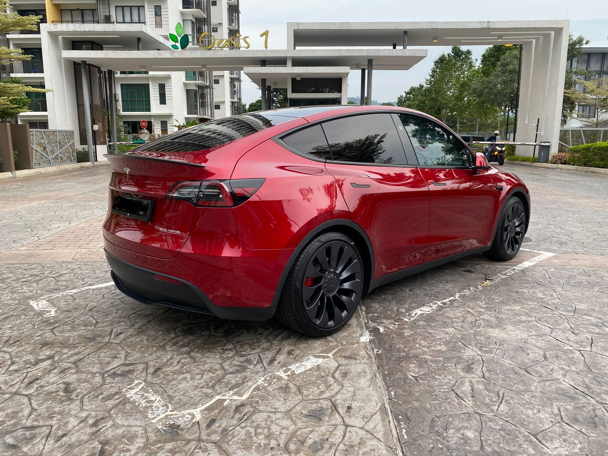 TESLA MODEL Y PERFORMANCE_1