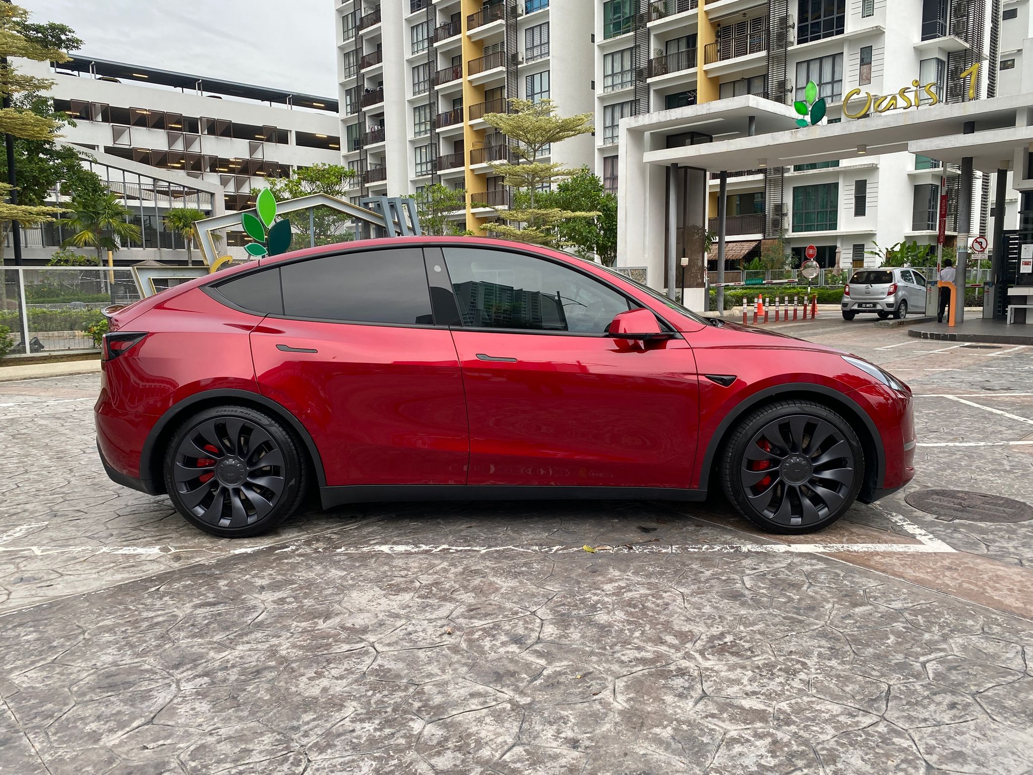 TESLA MODEL Y PERFORMANCE_3