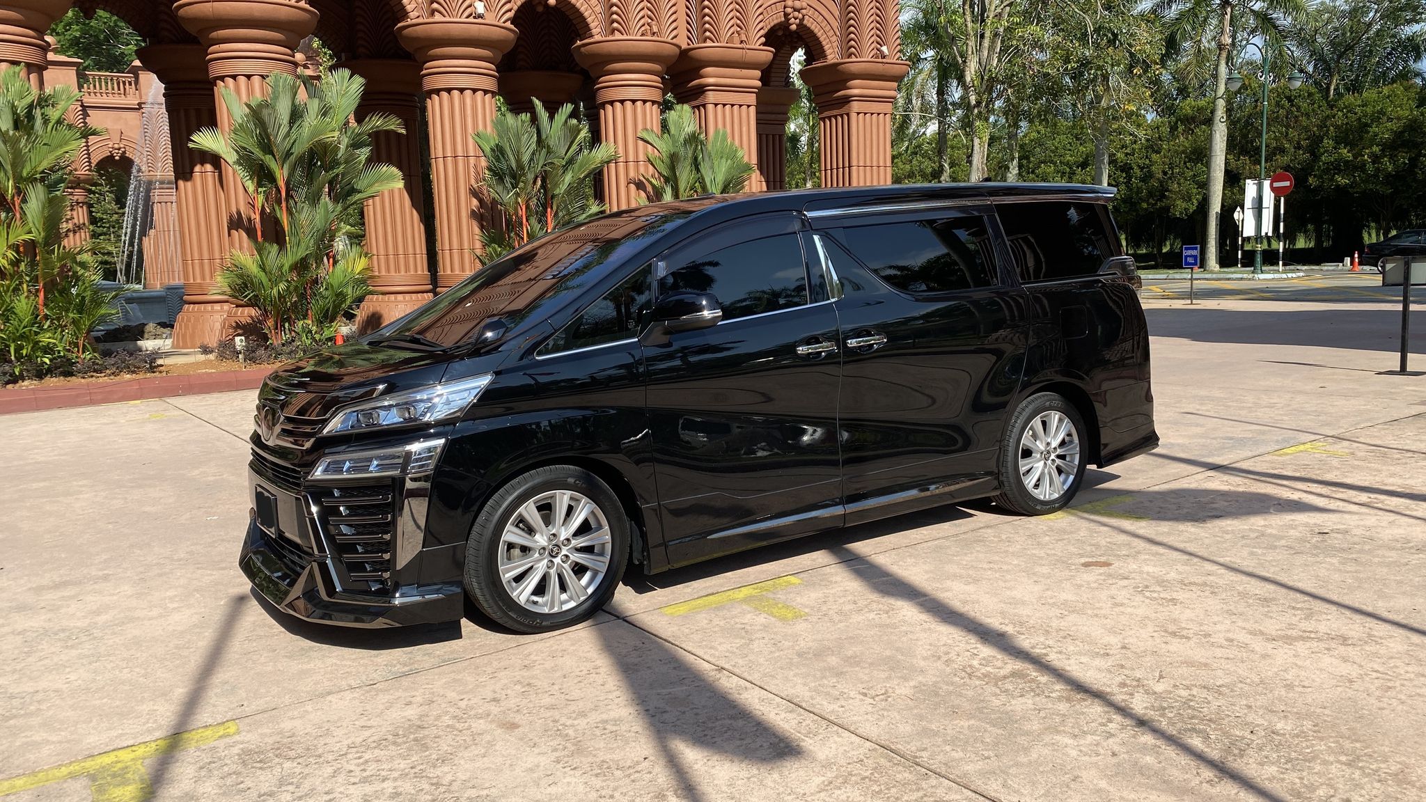 NEW TOYOTA VELLFIRE ZA 2024_1