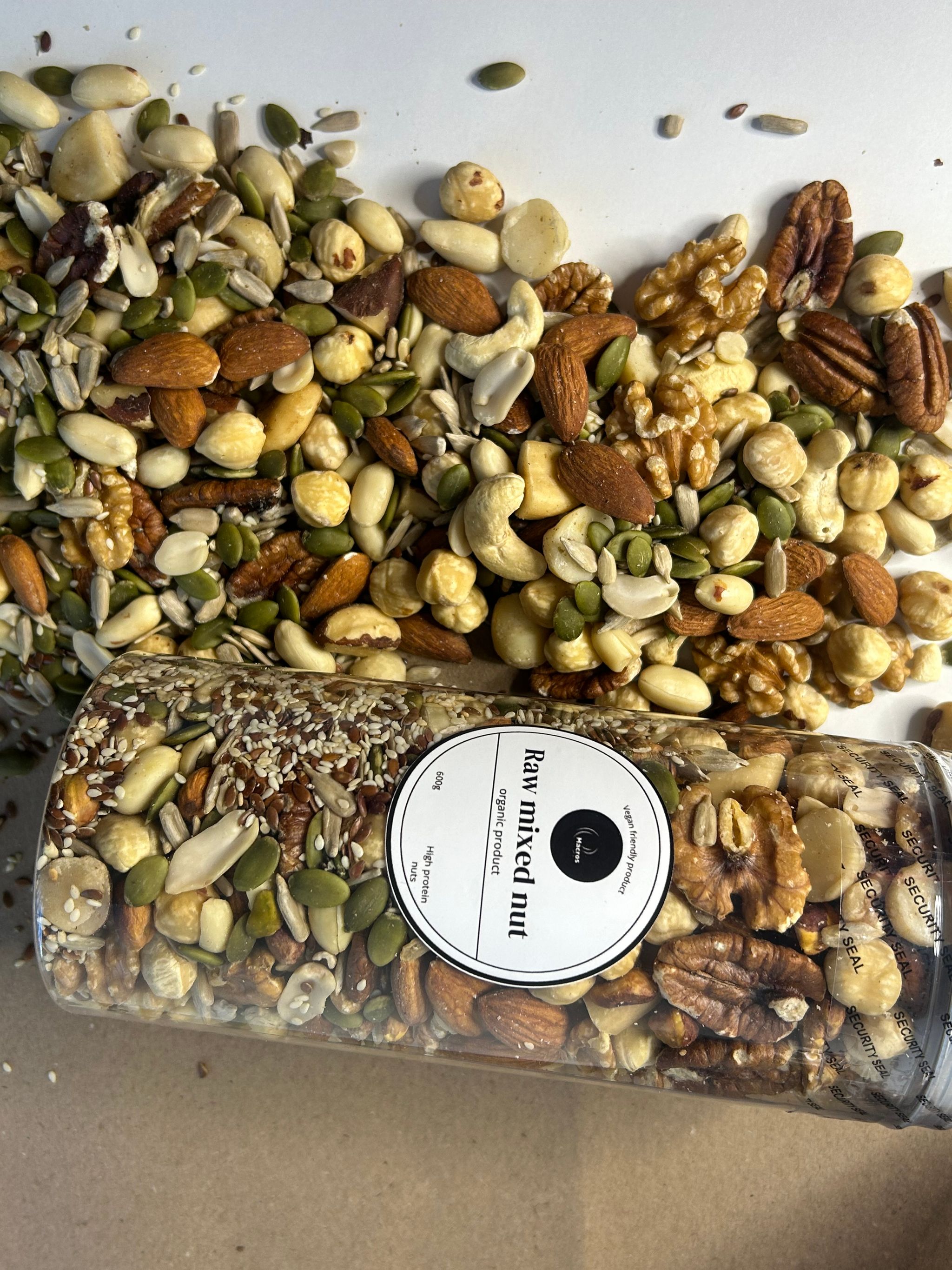 Salted Mixed Nuts (650g)_1