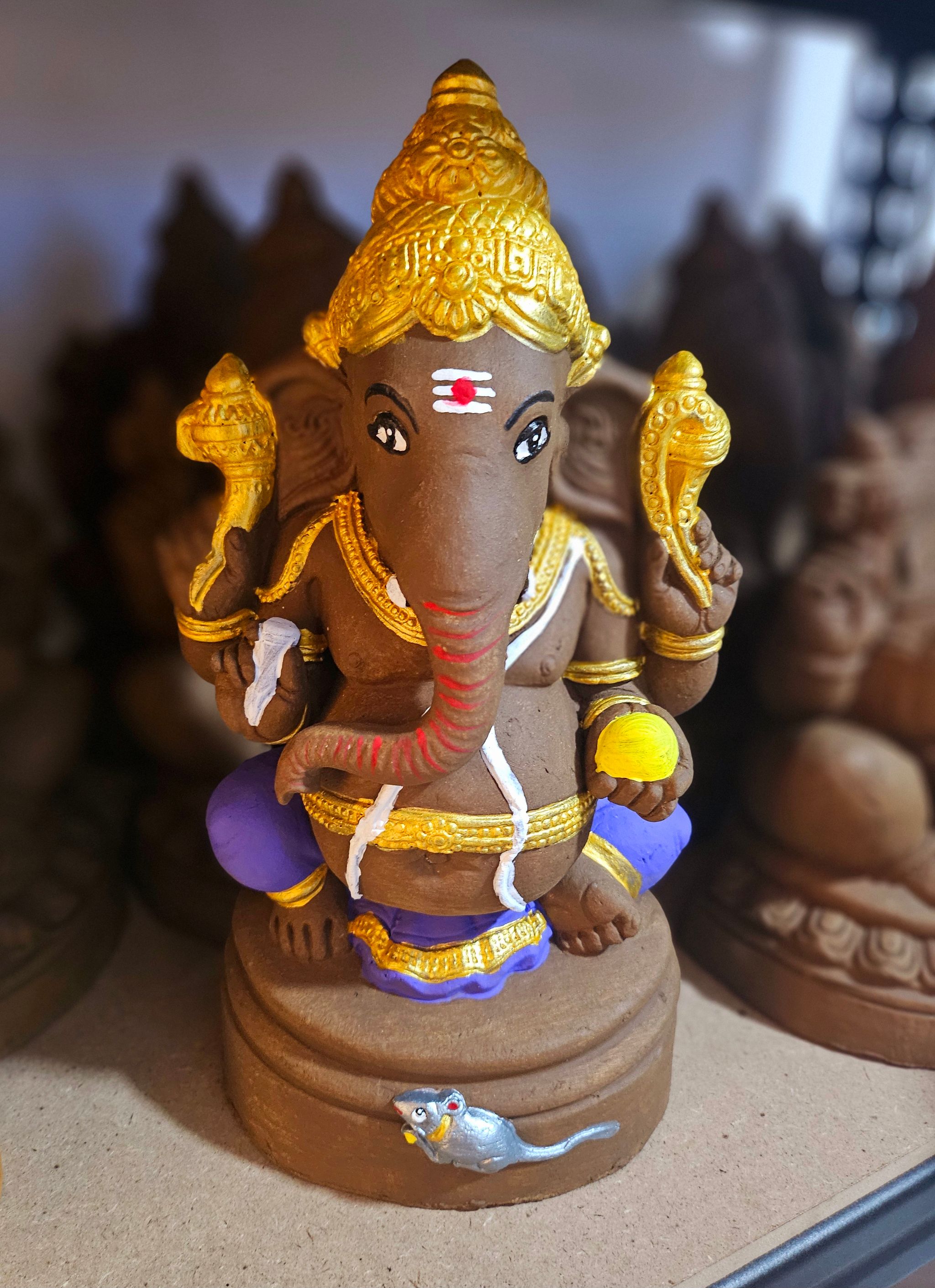 11.5 inches - Ganesha/Vinayagar (Left/Right trunk)_1