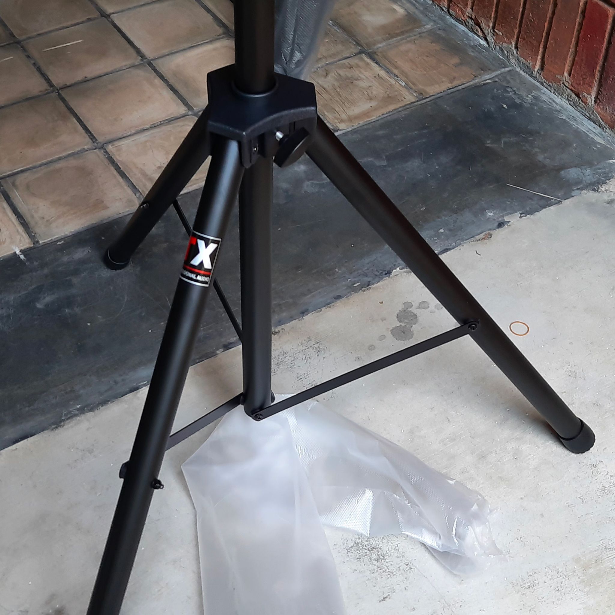 Portable TV Tripod Stand_7