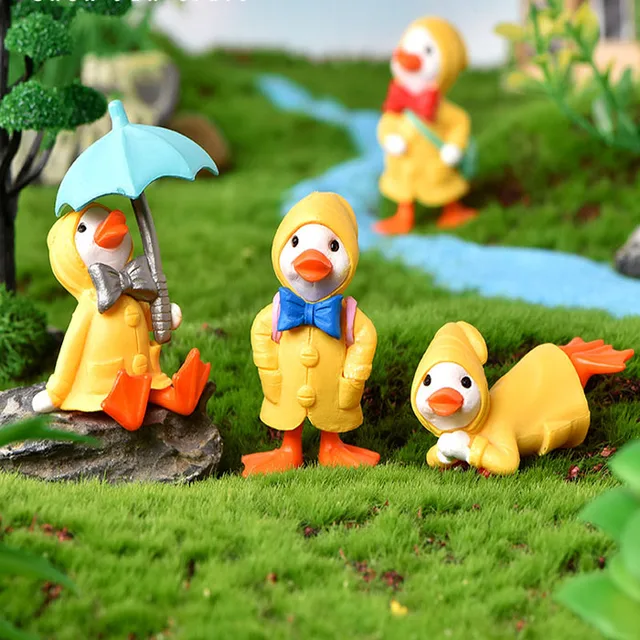 Raincoat Duck Miniatures_0