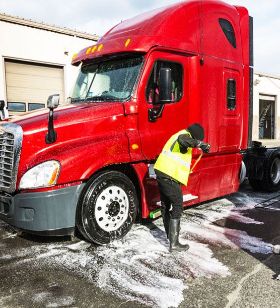 Truck Wash.                                غسيل كميونات وتشحيم_3