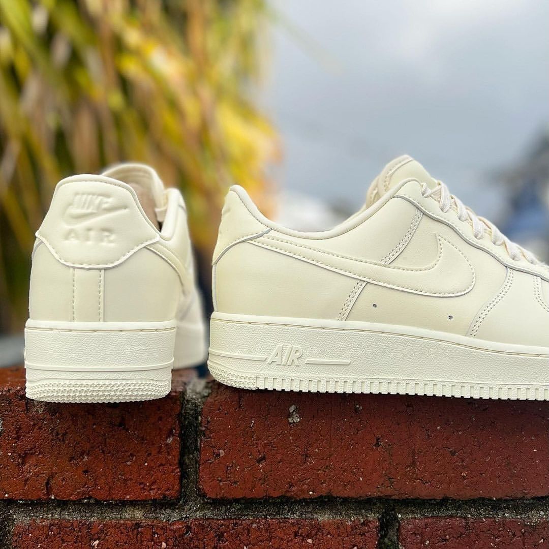 Nike Air Force 1 Low "Coconut Milk"_1