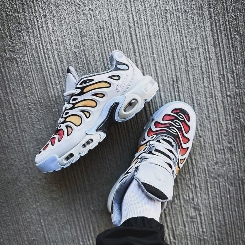 Nike Air Max TN Plus "Drift Grey Yellow"_1