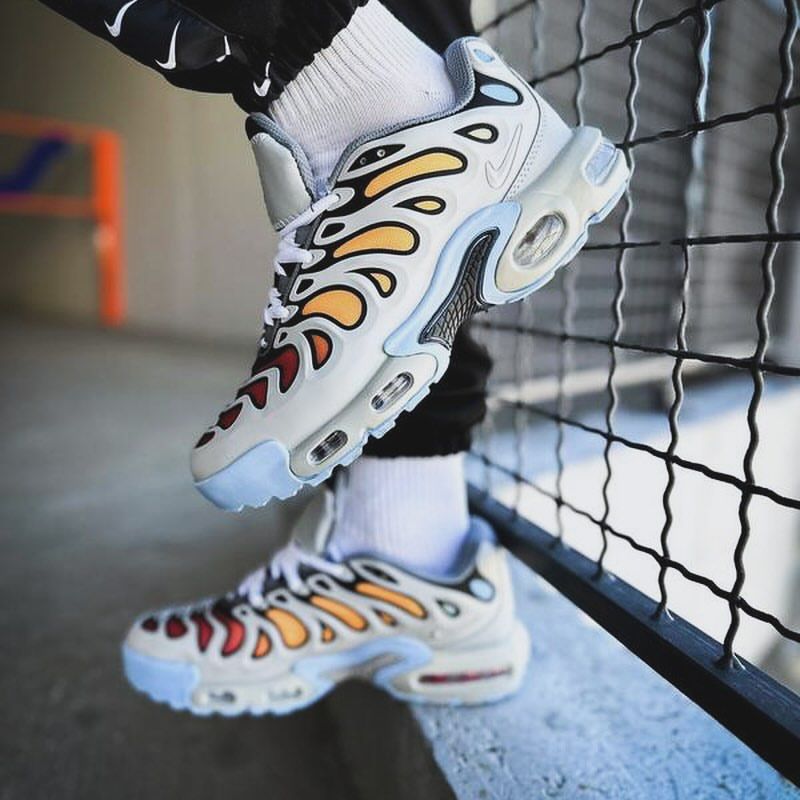 Nike Air Max TN Plus "Drift Grey Yellow"_0