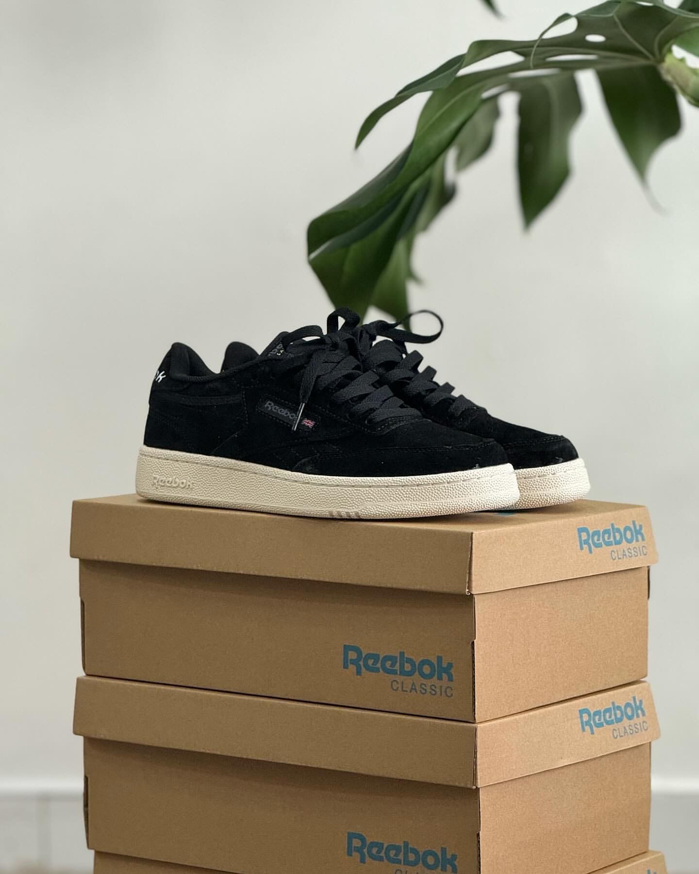 Reebok Classic Suede "Black"_0