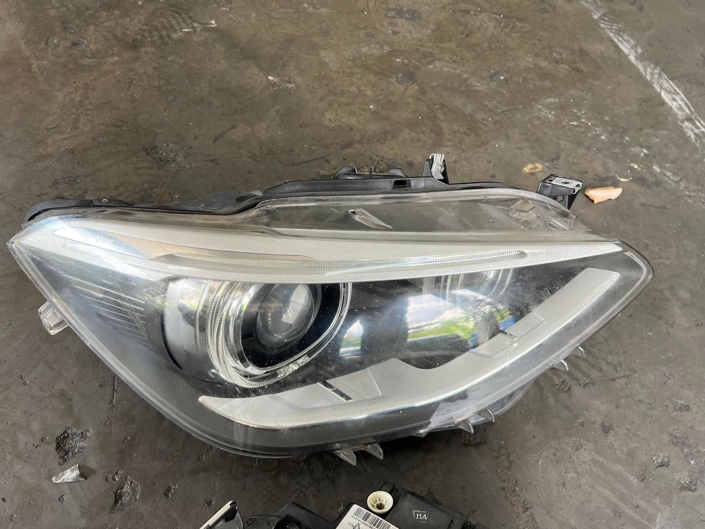 HEADLIGHTS - BMW F20 1 SERIES_2