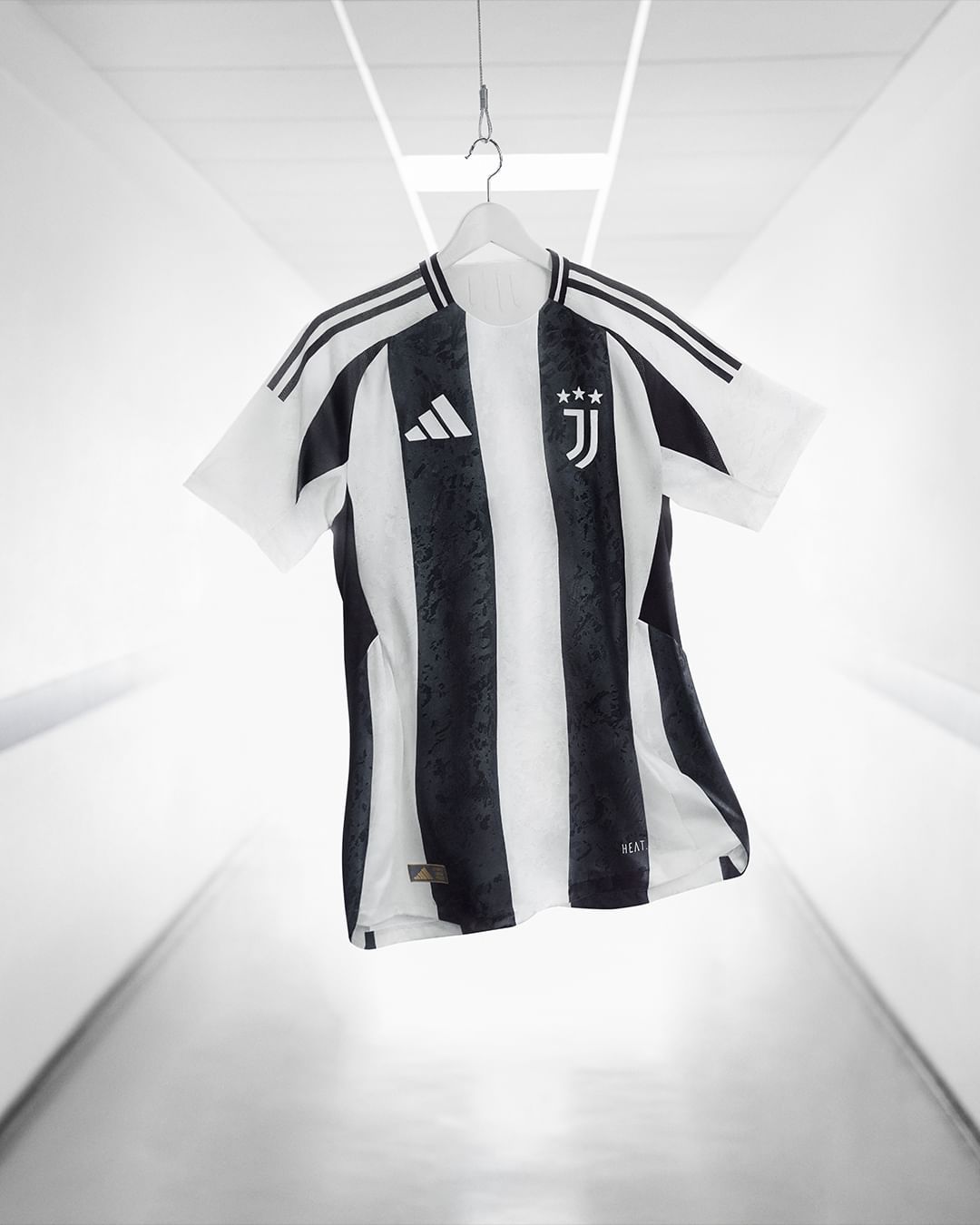 JUVENTUS HOME KIT 24/25_0