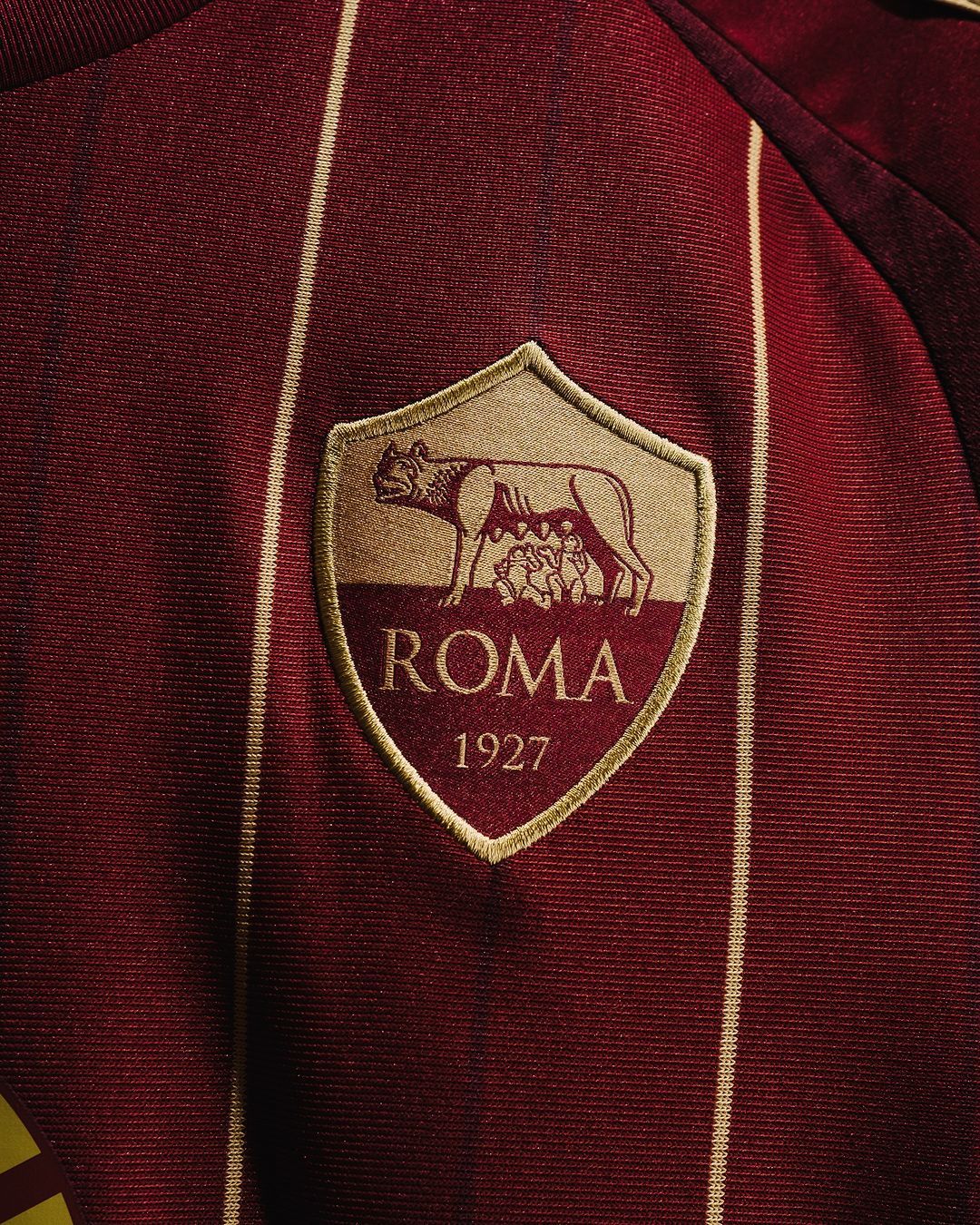 AS ROMA HOME KIT 24/25_1