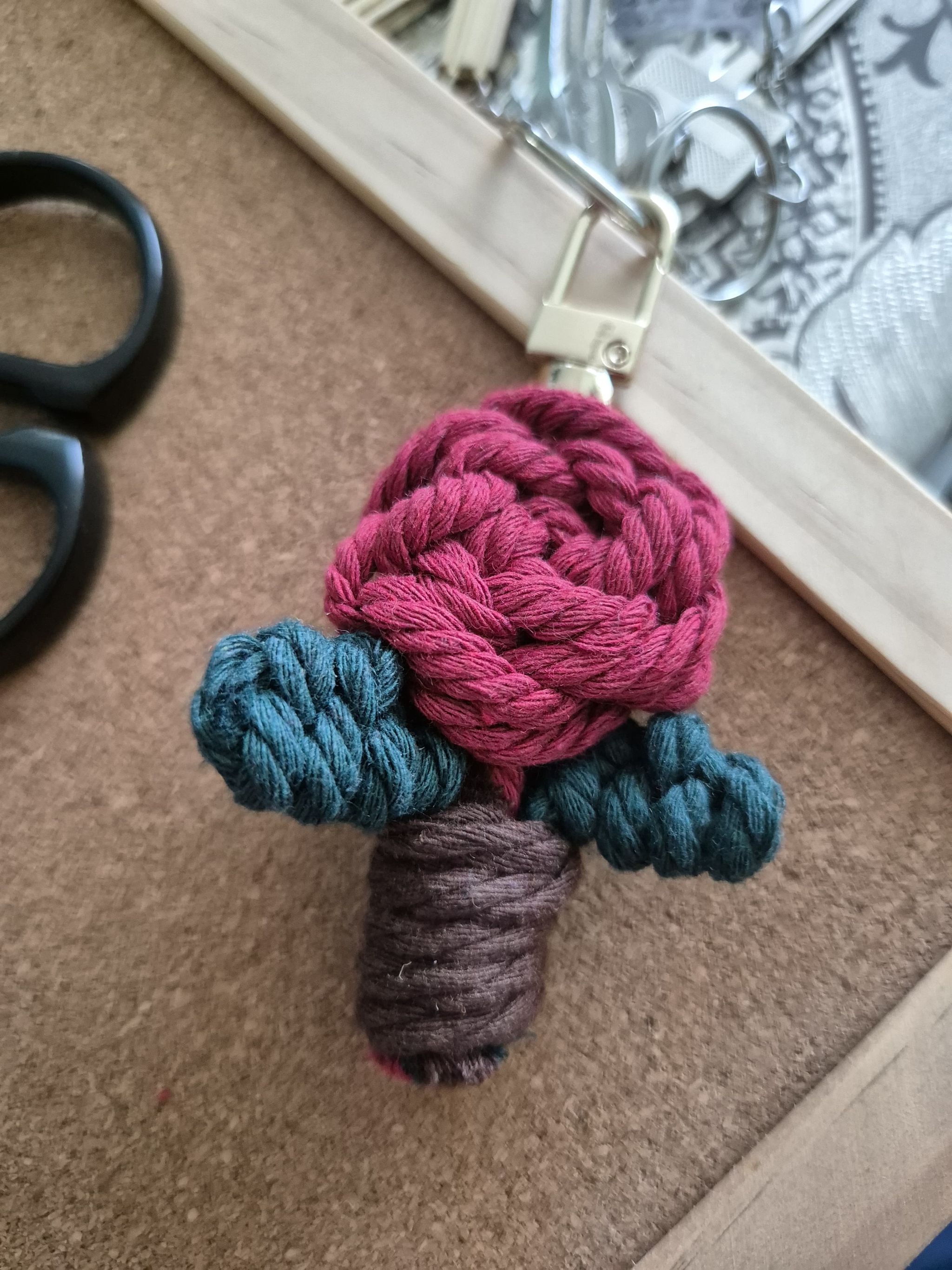 Macrame Keychain - Rose_0