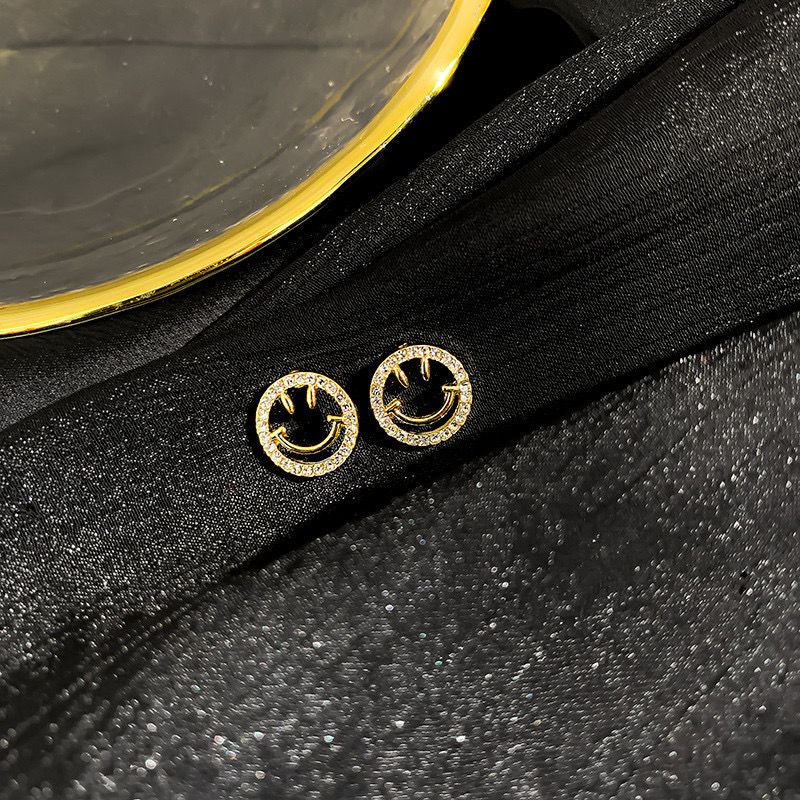 Smiley face stud earrings_1